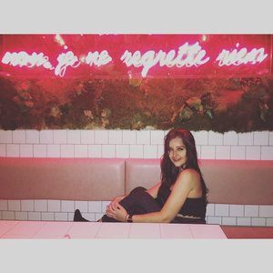 Meet your Posher, Samantha